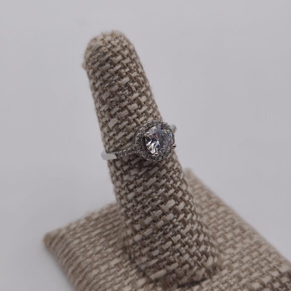 Size 6.25 Sterling Silver Halo Style Cubic Zirconia Ring A2104 - Picture 3 of 8